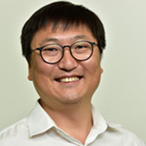 portrait of Hyeon-Shic Shin