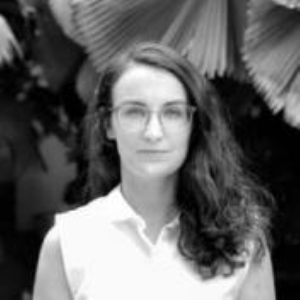 portrait of Lizzie Yarina