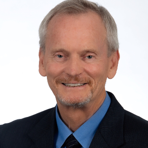 portrait of Scott Bollens