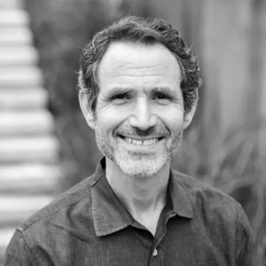 portrait of Andrew Mondschein