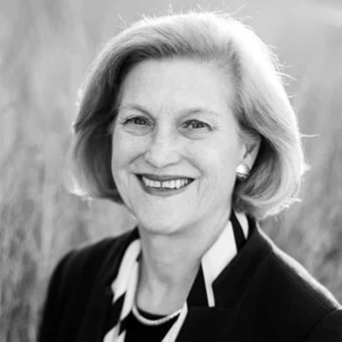 portrait of Suzanne Moomaw