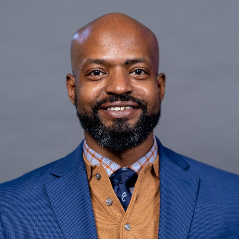 portrait of Davon Woodard