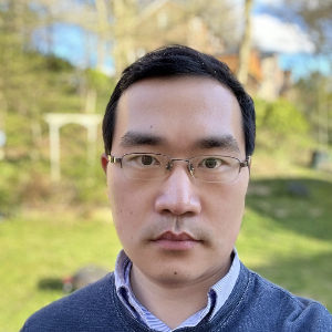 portrait of Xiaojiang Li