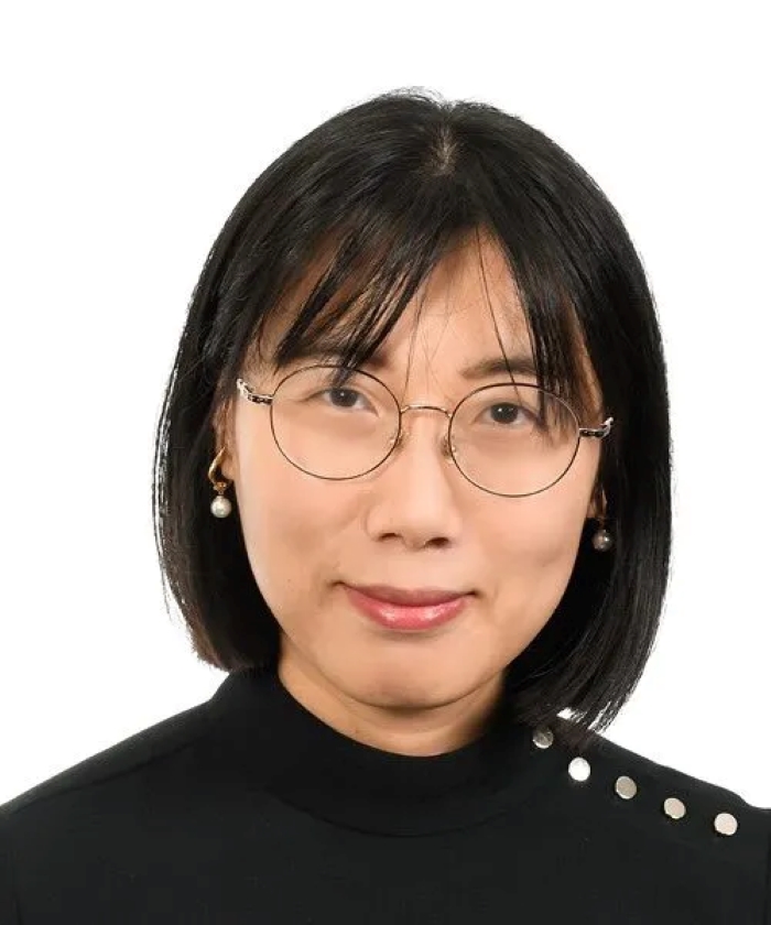 portrait of Kerry Fang