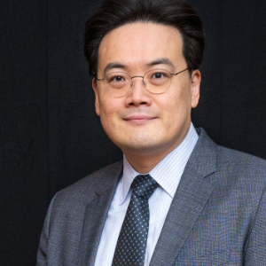 portrait of Jun-Hyun Kim